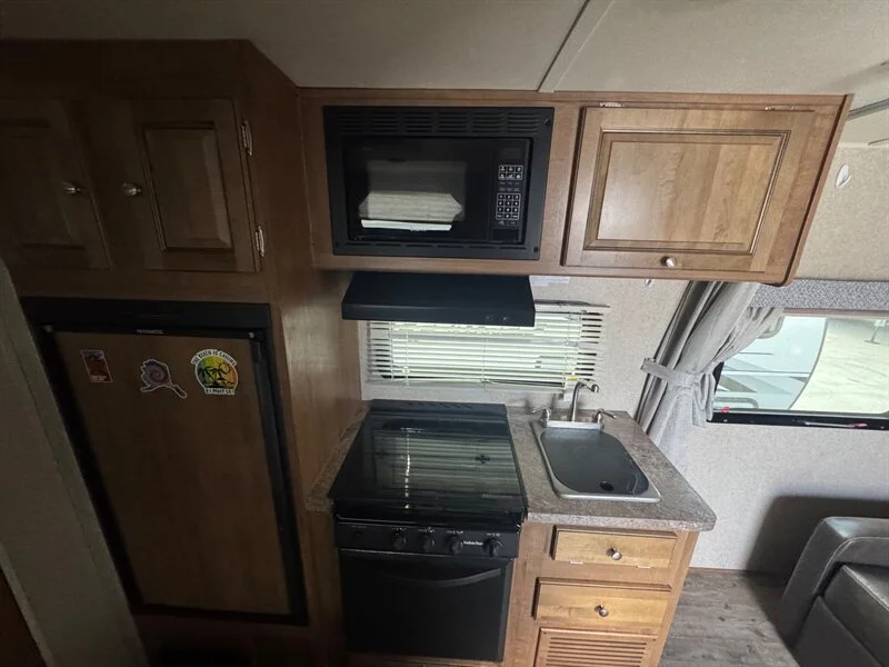 2018 FOREST RIVER ROCKWOOD MINI LITE 1905