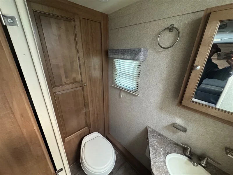 2018 FOREST RIVER ROCKWOOD MINI LITE 1905