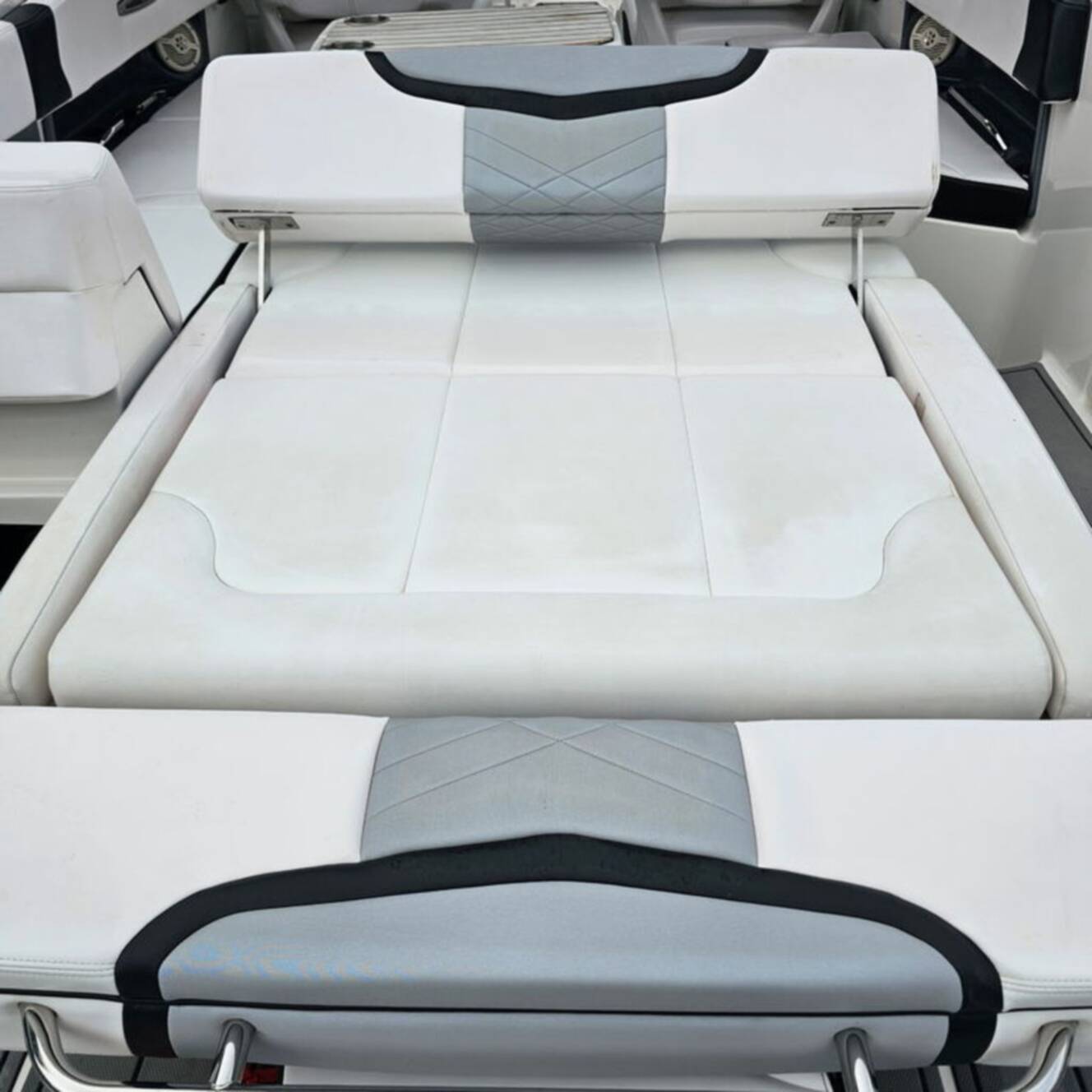 A photo of this 2021 Chaparral 307 SSX