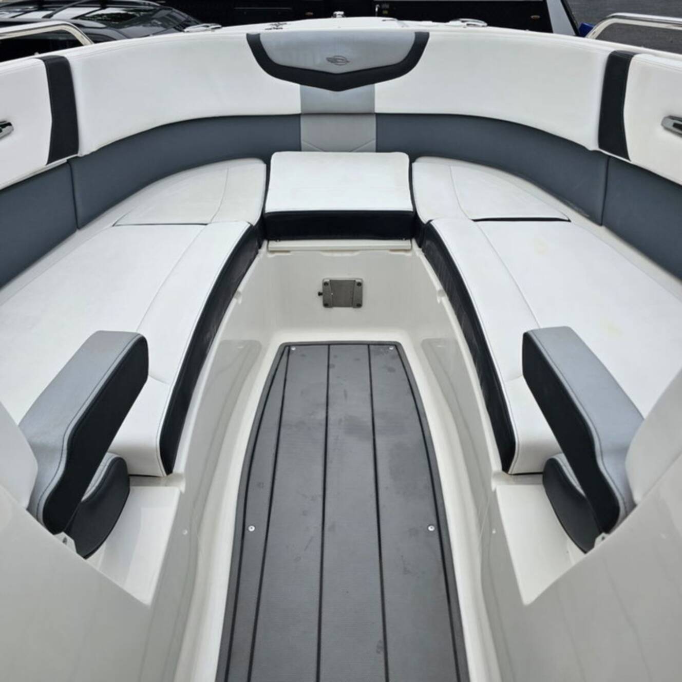 A photo of this 2021 Chaparral 307 SSX