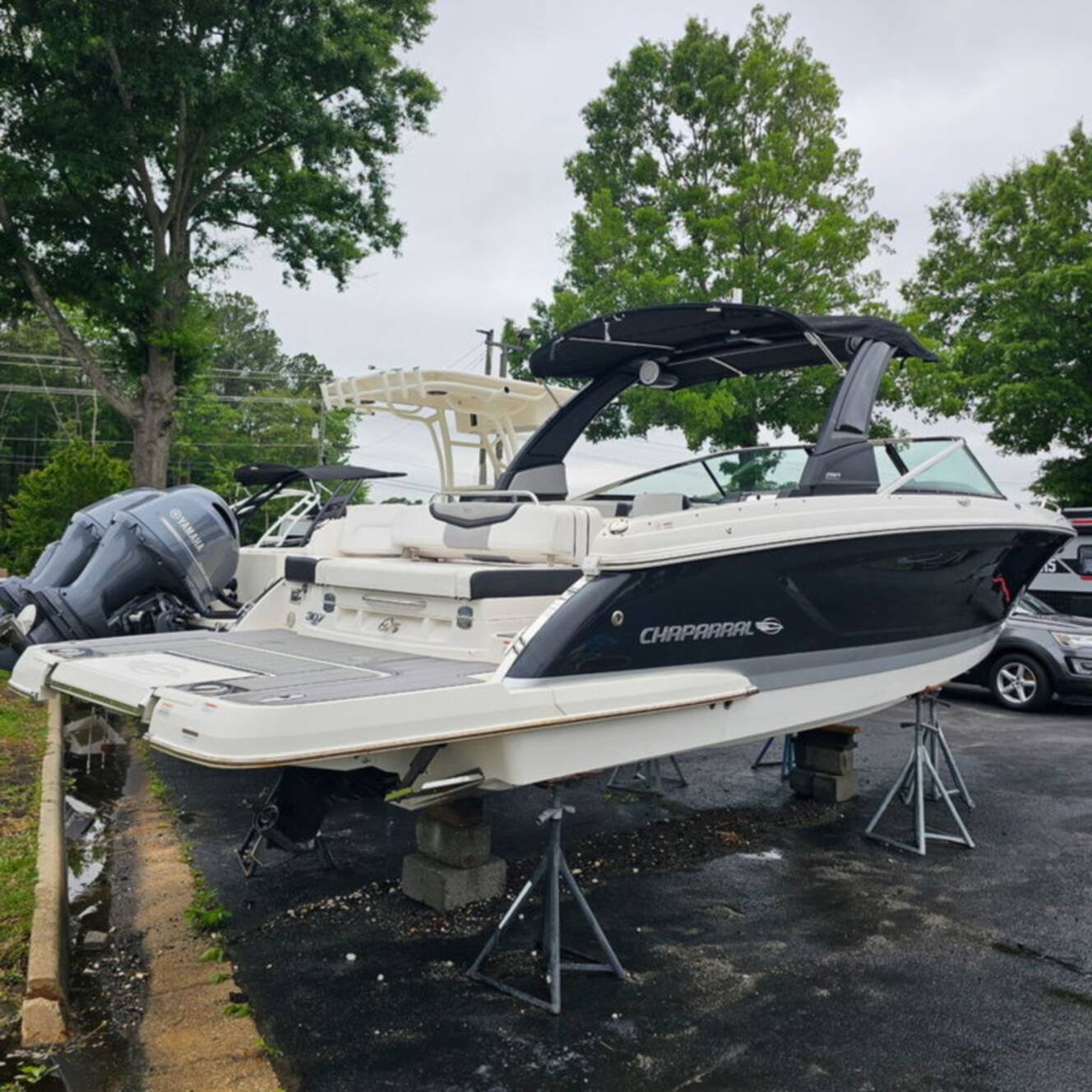 A photo of this 2021 Chaparral 307 SSX