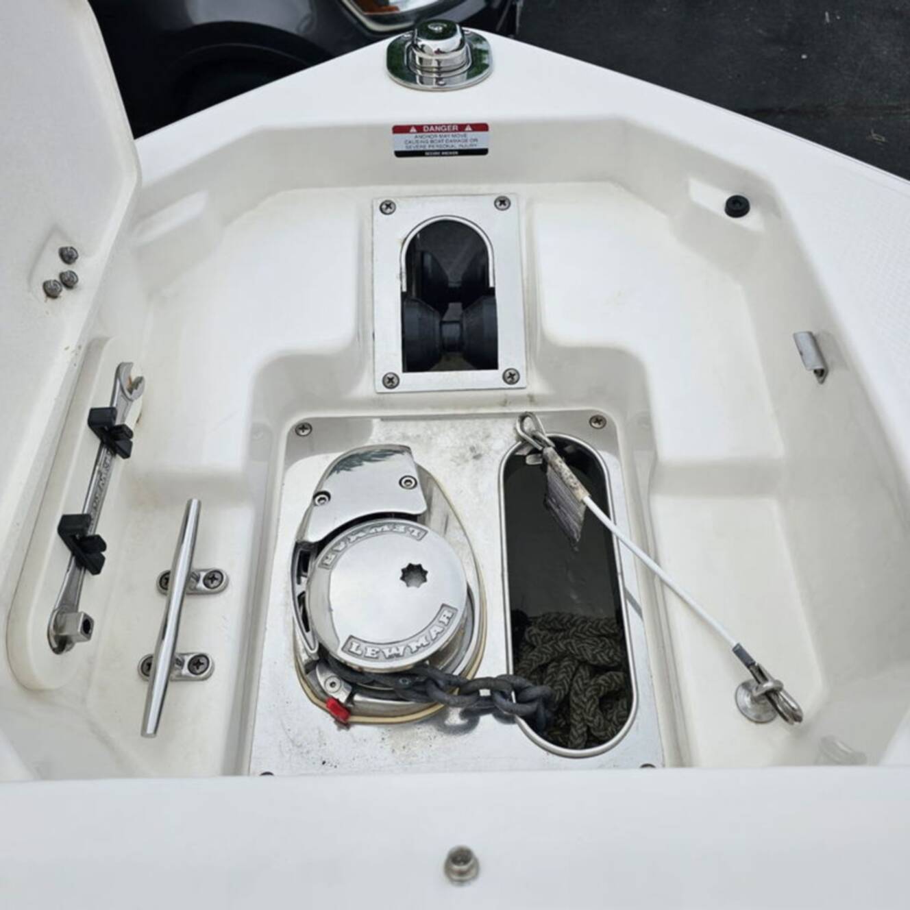 A photo of this 2021 Chaparral 307 SSX
