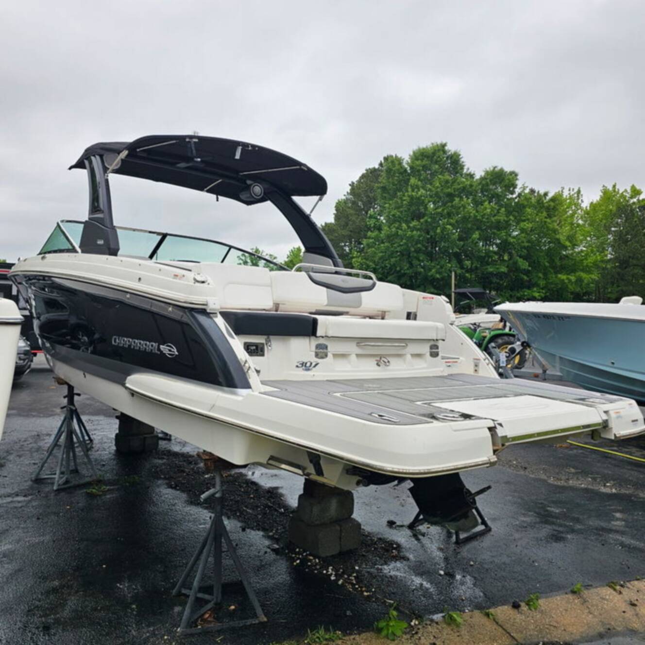A photo of this 2021 Chaparral 307 SSX