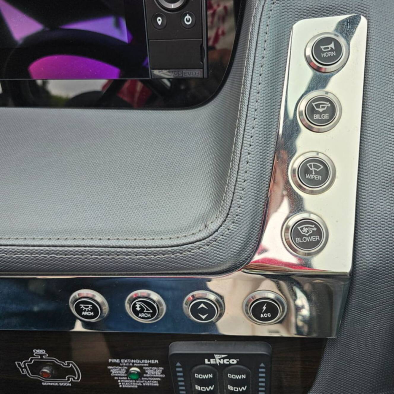 A photo of this 2021 Chaparral 307 SSX