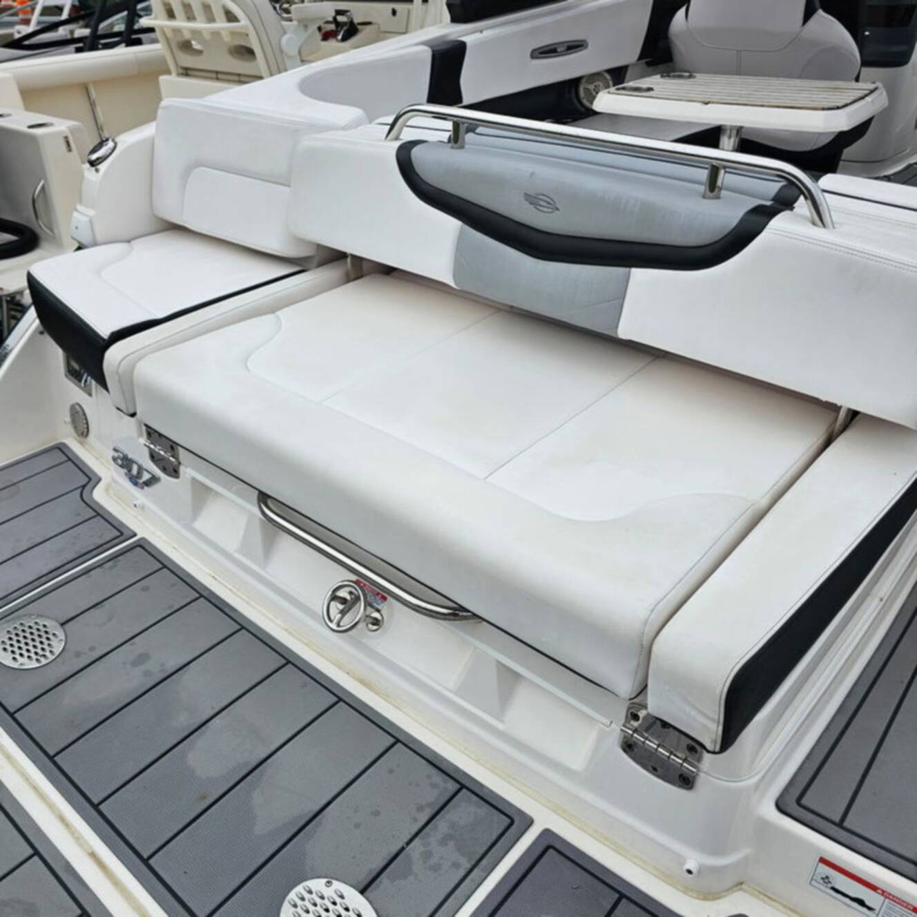 A photo of this 2021 Chaparral 307 SSX