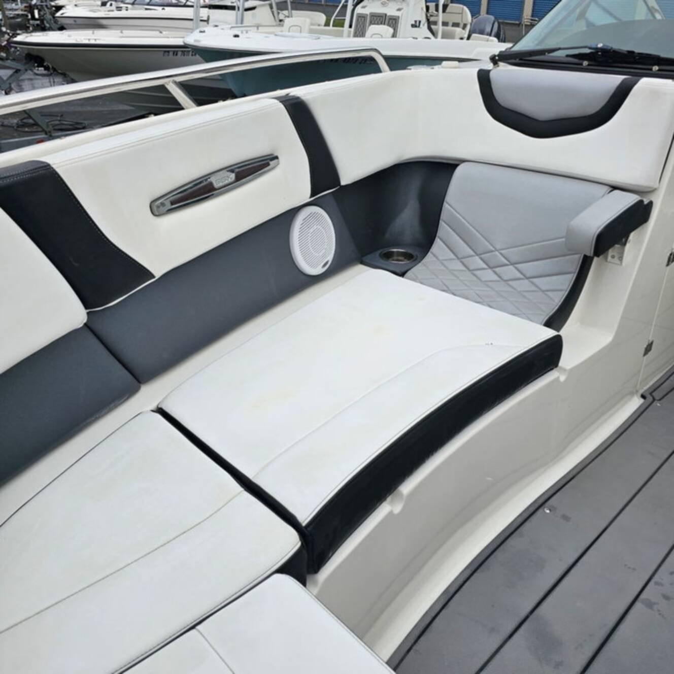 A photo of this 2021 Chaparral 307 SSX