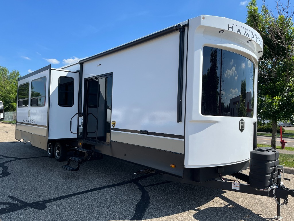 2026 Crossroads Rv Hampton 378DBB HP378DBB in ramsey MN