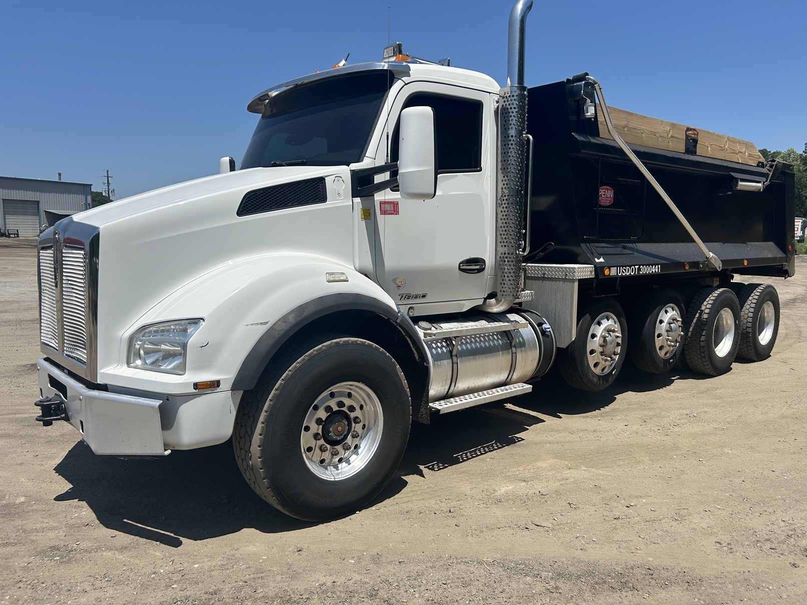 2017 KENWORTH T880 Quad Axle Dump Truck in Reidsville, NC