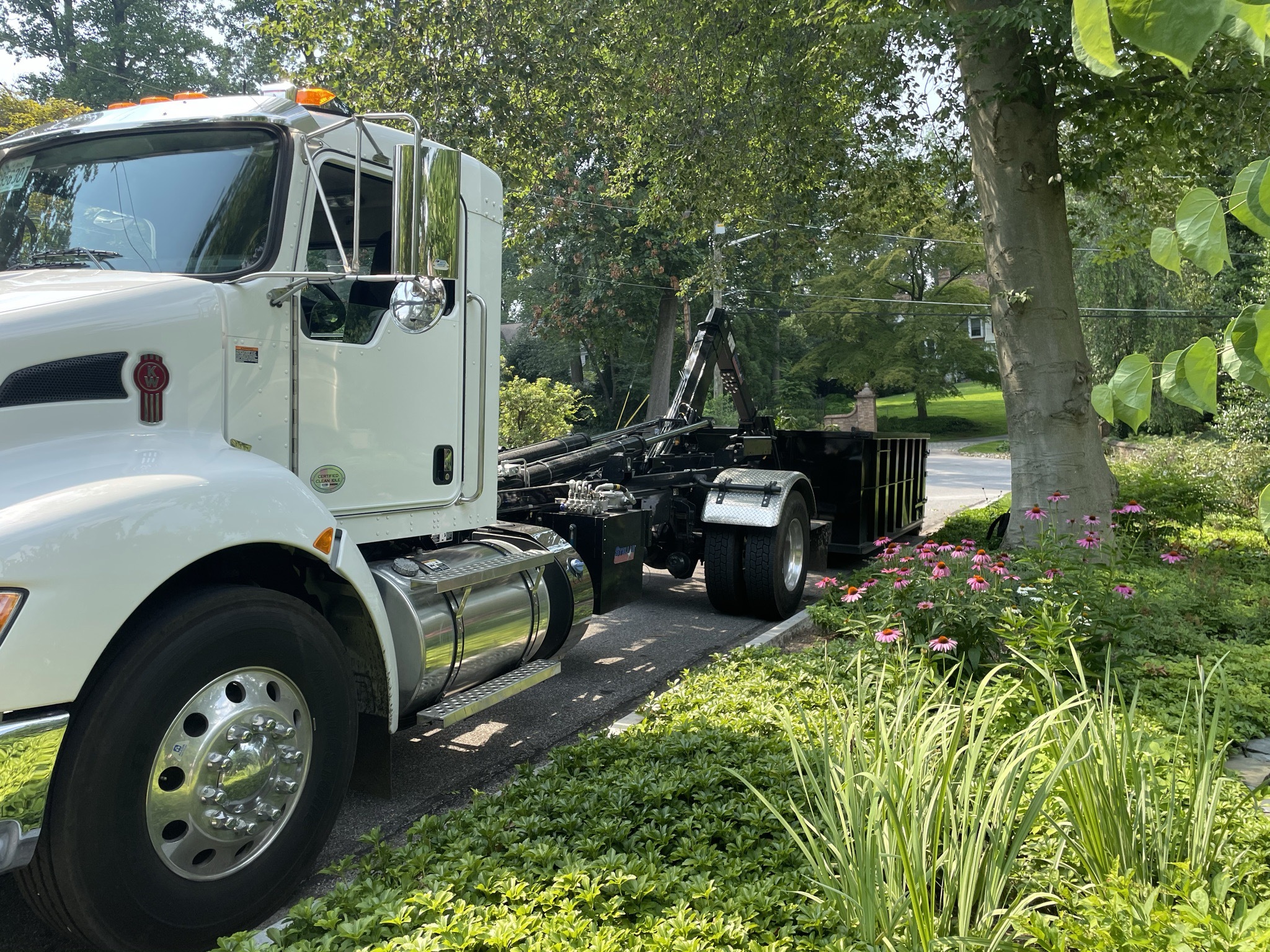 2022 KENWORTH T370 in Havertown, PA