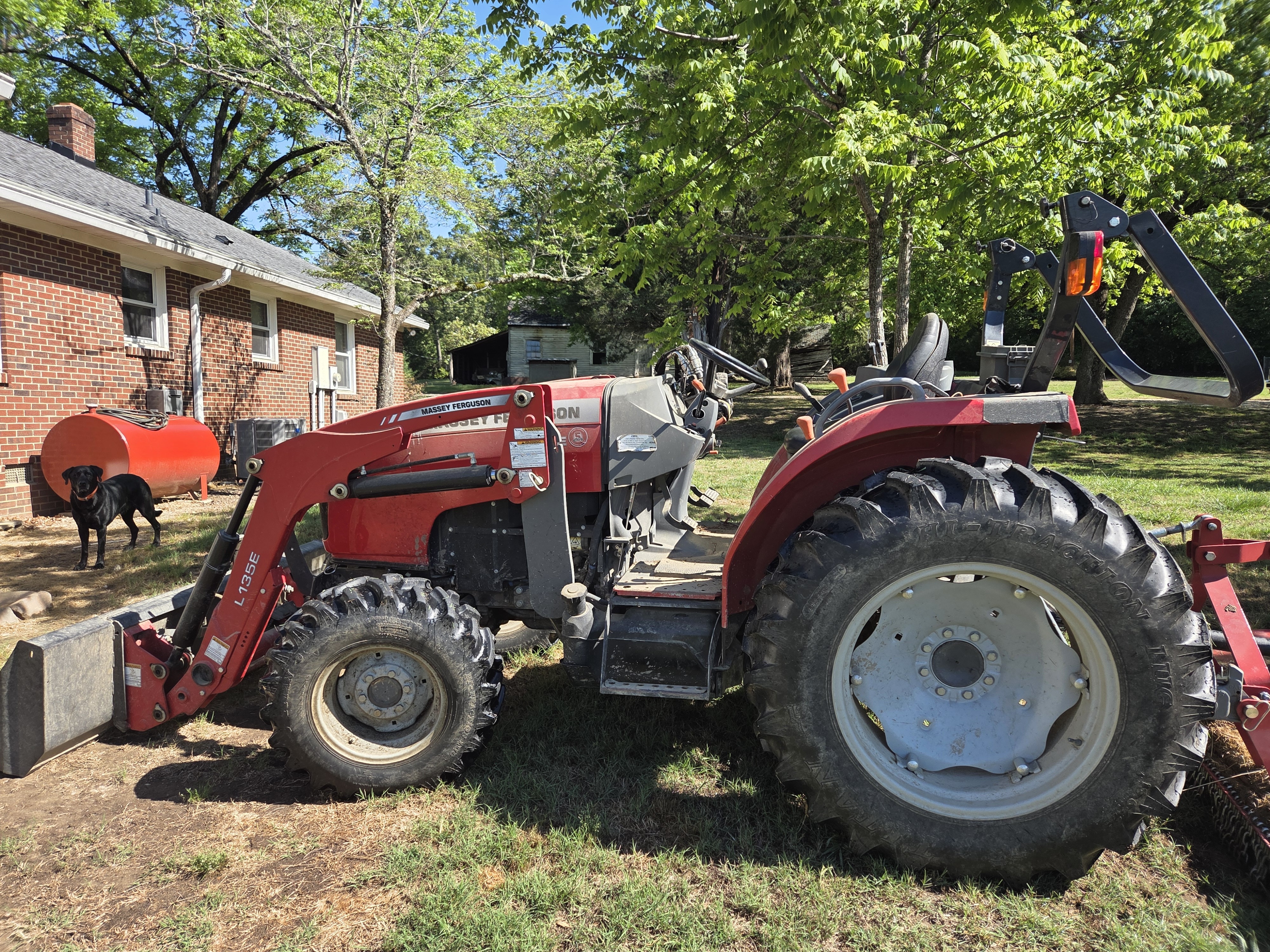 2017 MASSEY FERGUSON 2705E Utility Tractor in Greensboro, NC
