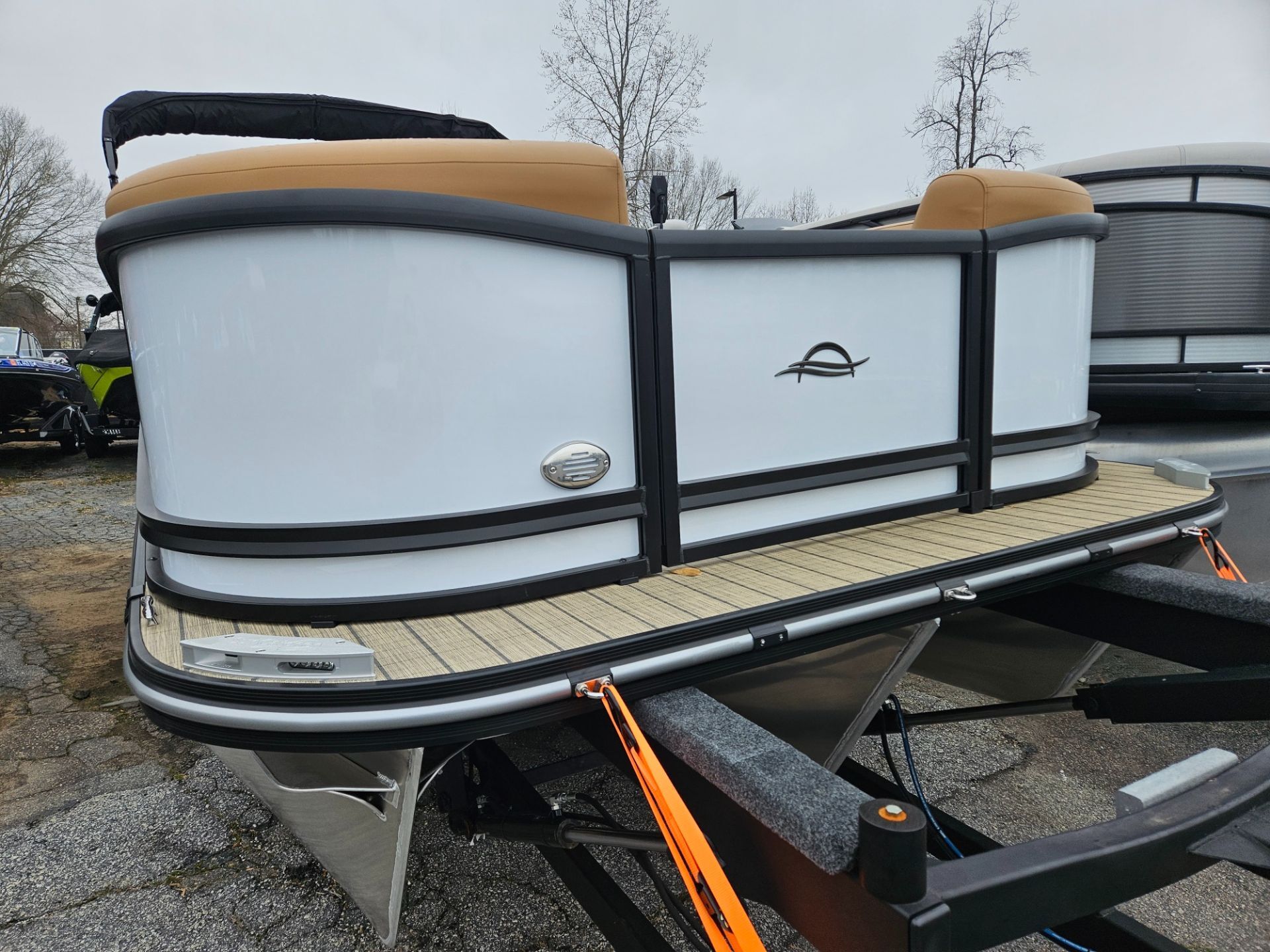 2025 Suncatcher Fusion 322 RC 324 SS in