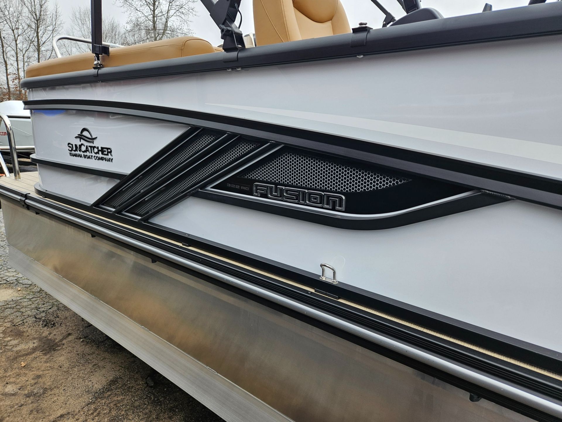 2025 Suncatcher Fusion 322 RC 324 SS in