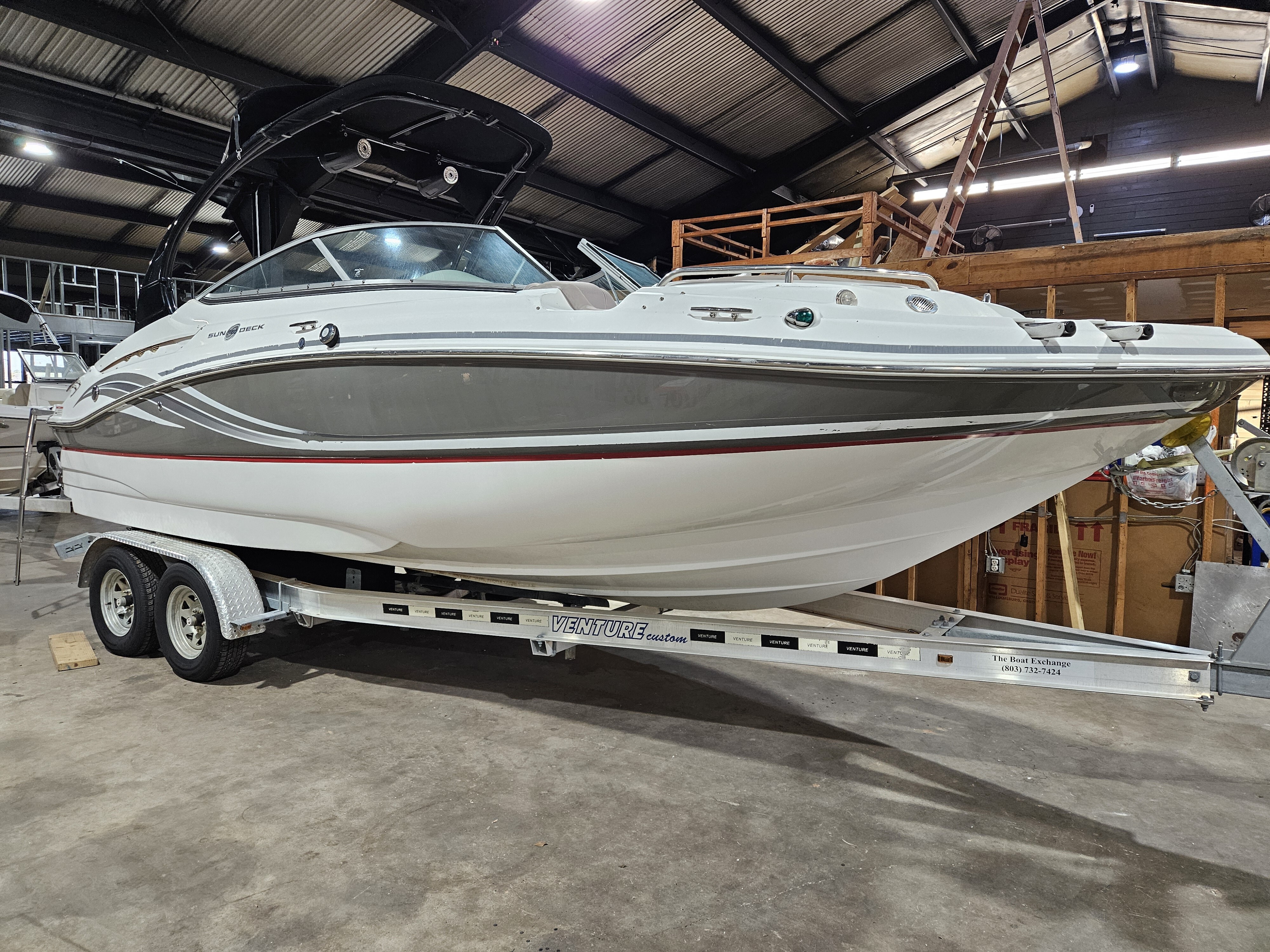 2013 Hurricane SunDeck 2200 DC IO SD 2690 OB in