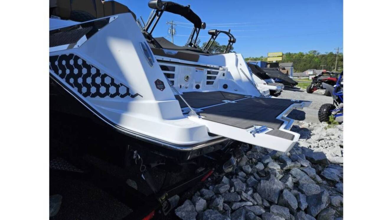 A photo of this 2024 Scarab 235 Open ID