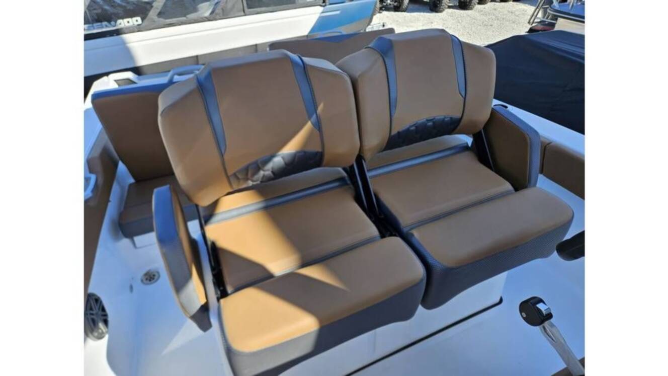 A photo of this 2024 Scarab 235 Open ID
