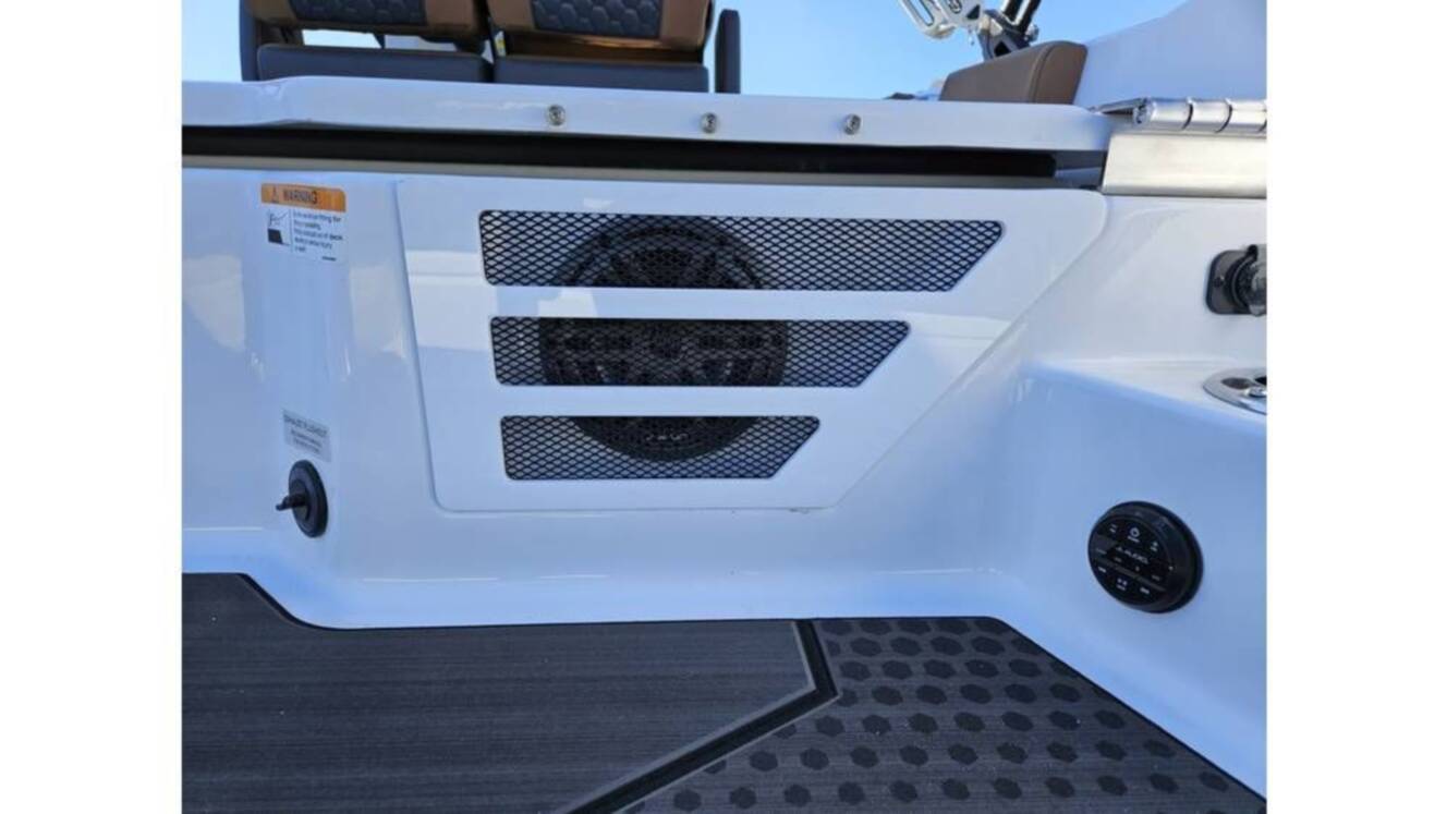 A photo of this 2024 Scarab 235 Open ID