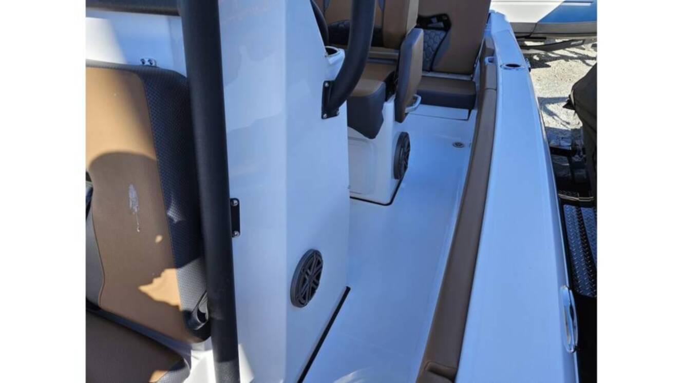 A photo of this 2024 Scarab 235 Open ID