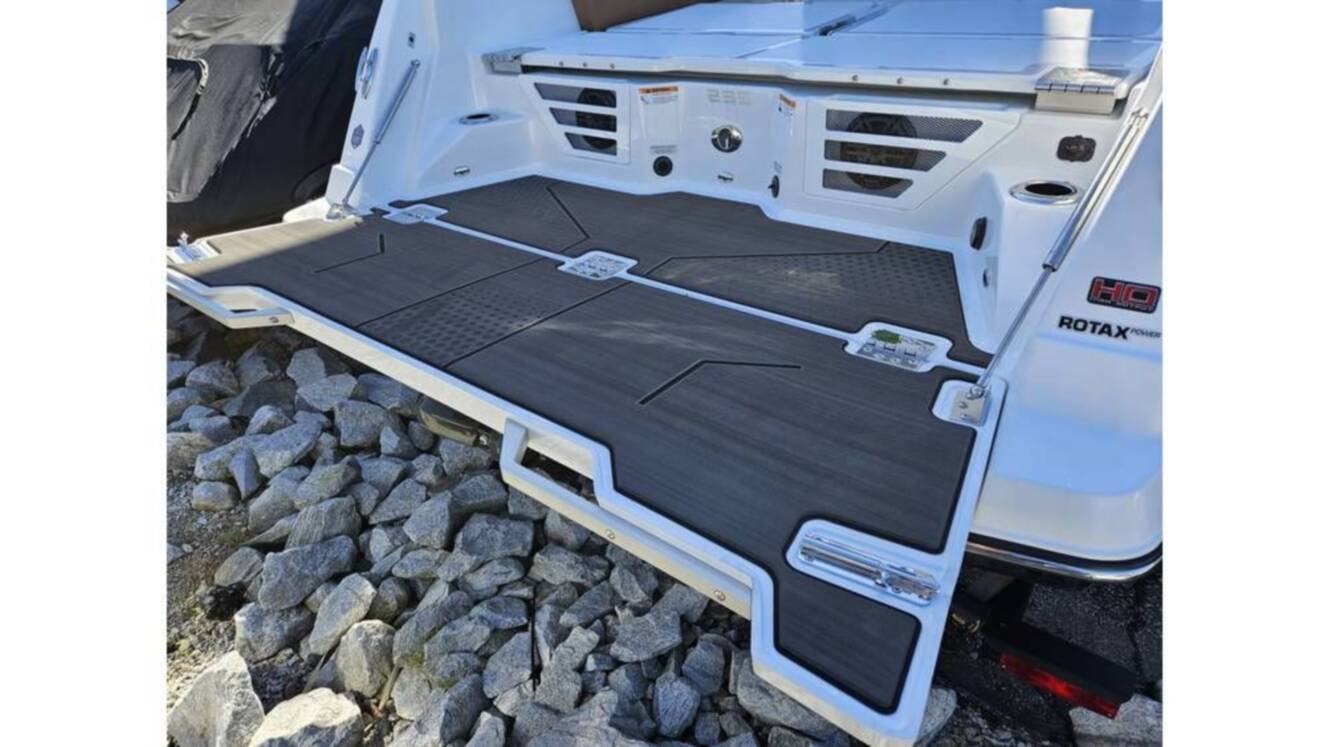 A photo of this 2024 Scarab 235 Open ID