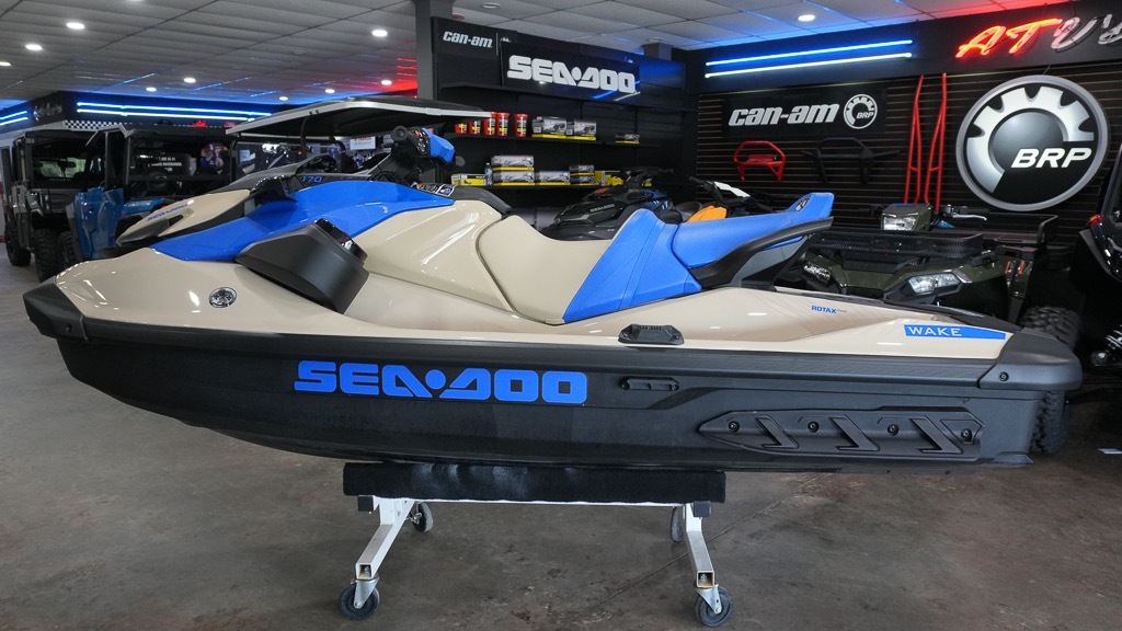 2026 Sea-Doo Wake 170 + BRP Premium Audio, iDF, iBR in