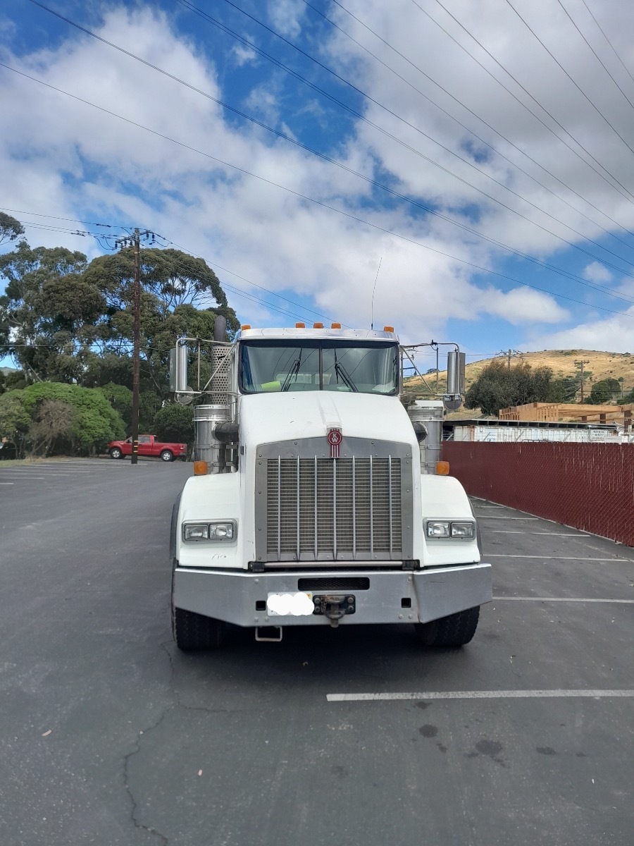 2009 KENWORTH T800 in South San Francisco, CA