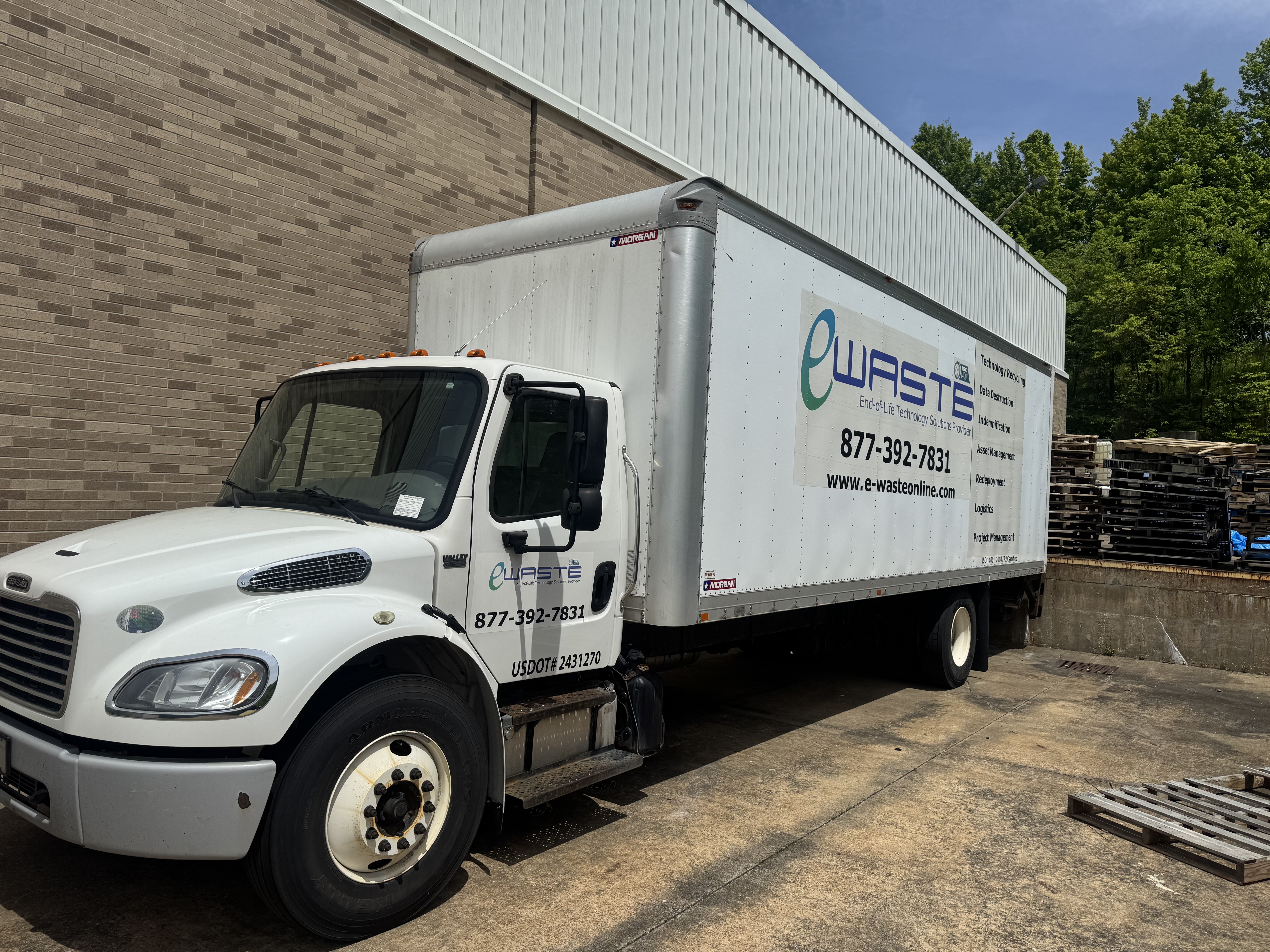 2014 FREIGHTLINER Business Class M2 106 in Hudson, OH