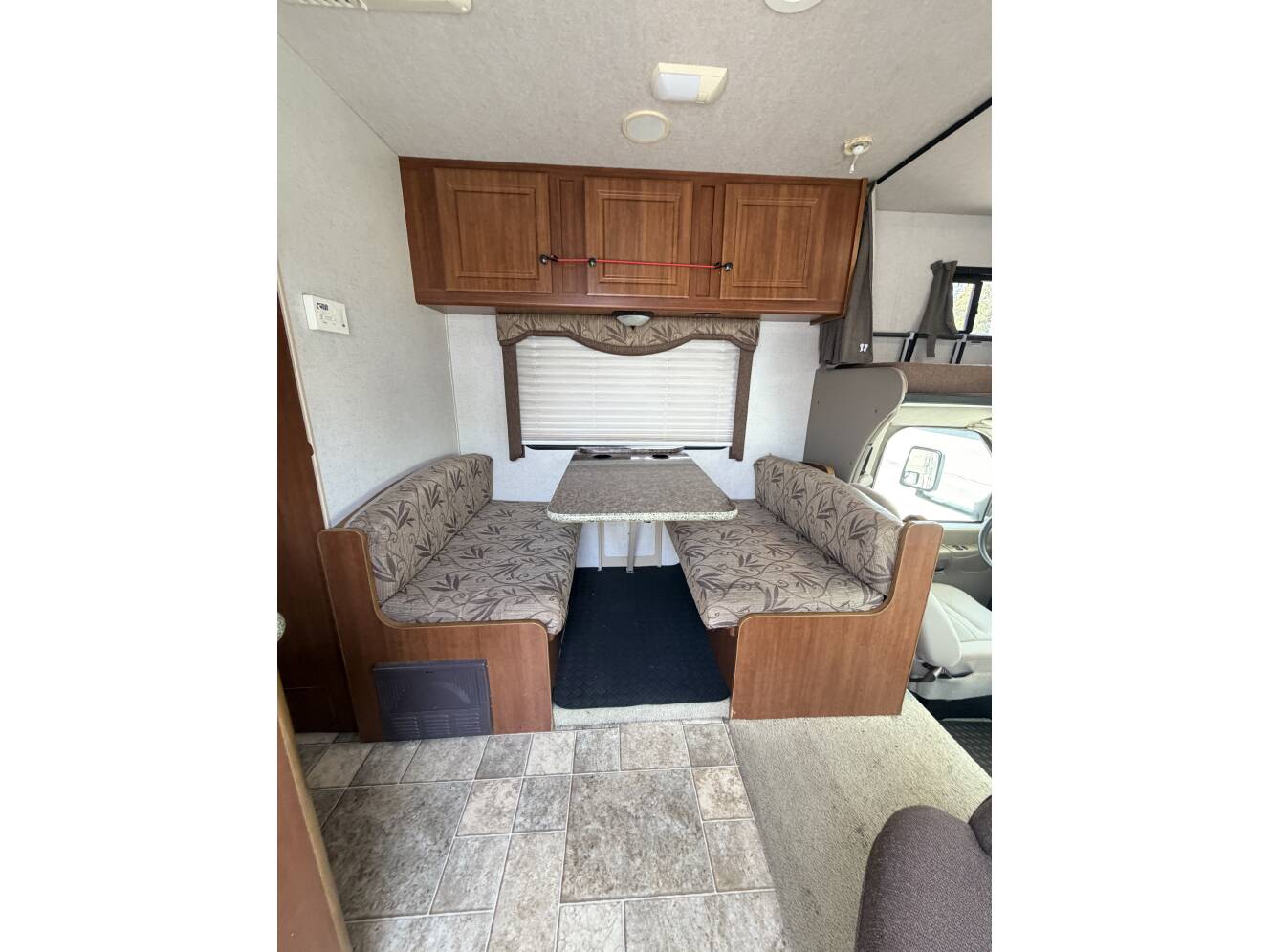 A photo of this 2009 Fleetwood TIOGA 26Q