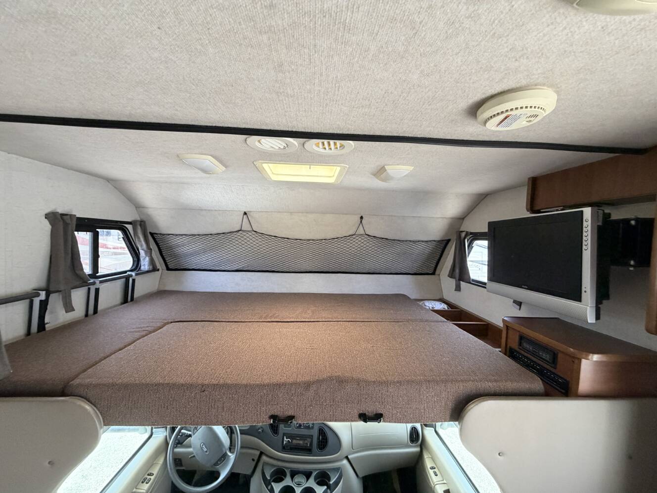 A photo of this 2009 Fleetwood TIOGA 26Q