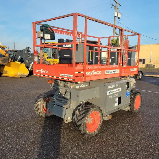 2019 SKYJACK SJ6826RT in Sacramento, CA