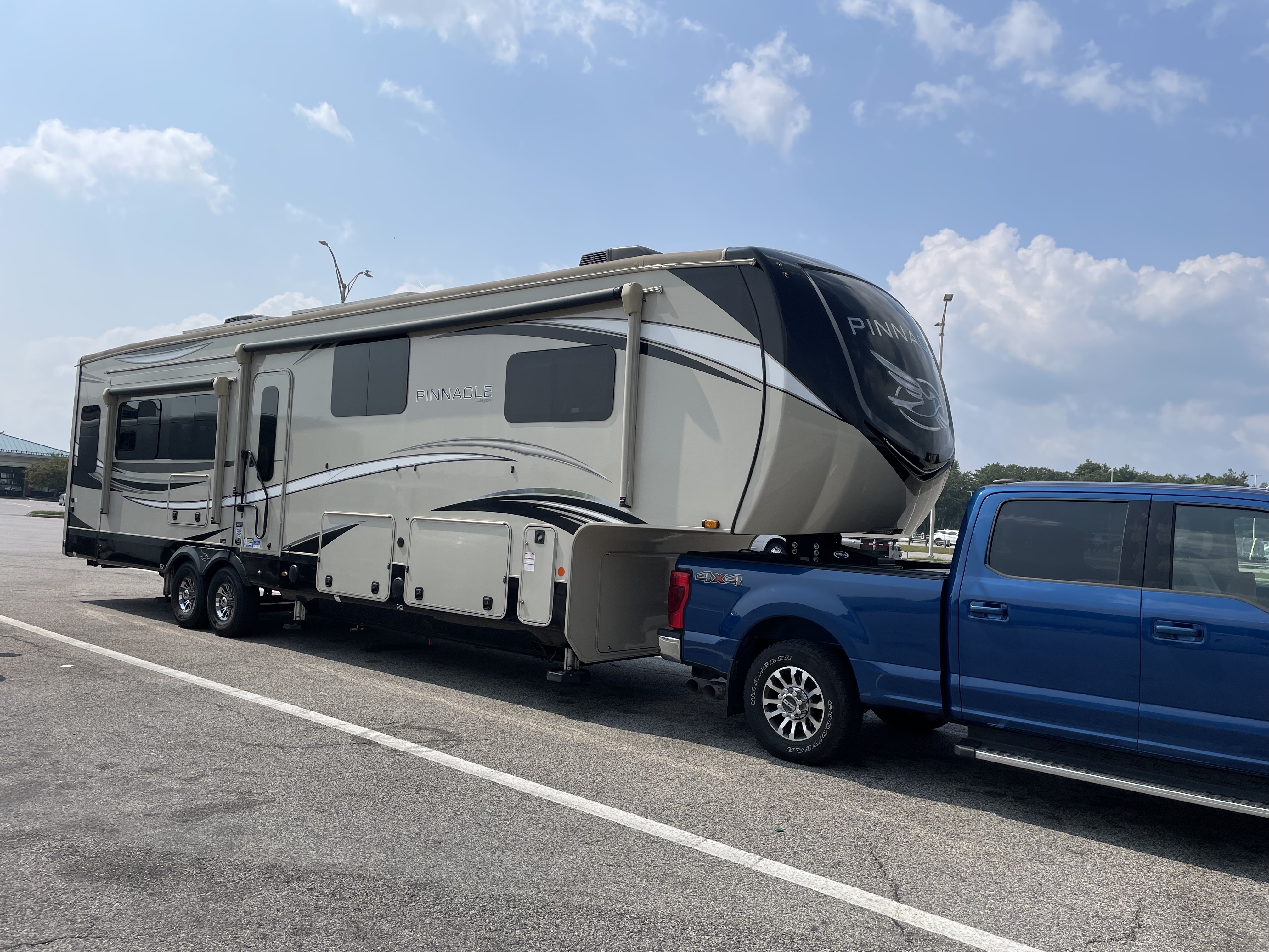 2022 Jayco PINNACLE 37MDQS in southwest harbor ME