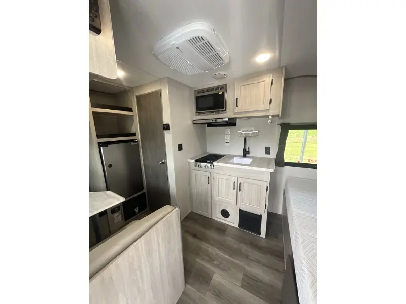 2025 COACHMEN CATALINA SUMMIT 134RDX