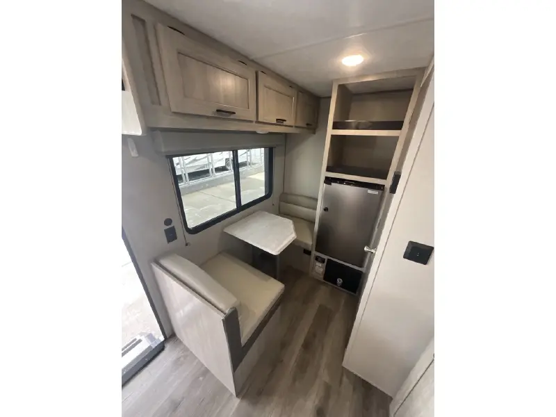 2025 COACHMEN CATALINA SUMMIT 134RDX