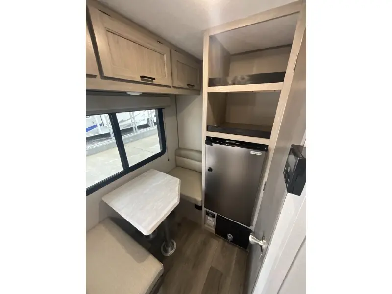 2025 COACHMEN CATALINA SUMMIT 134RDX