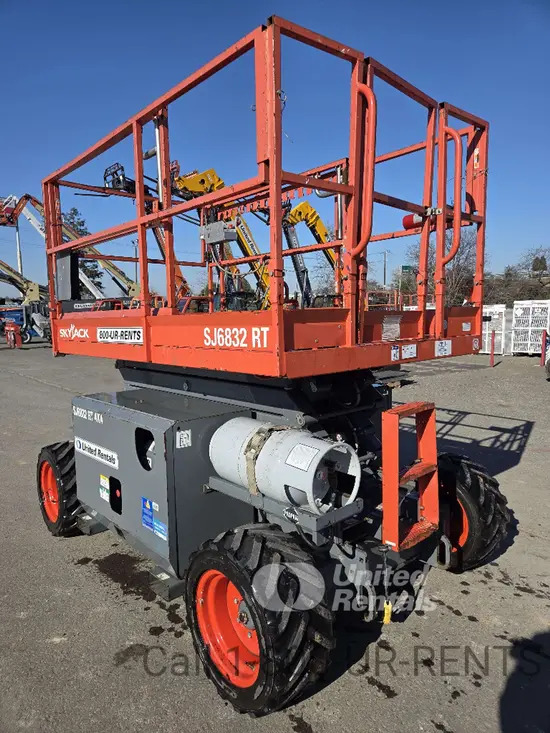 2018 SKYJACK SJ6832RT in Sacramento, CA