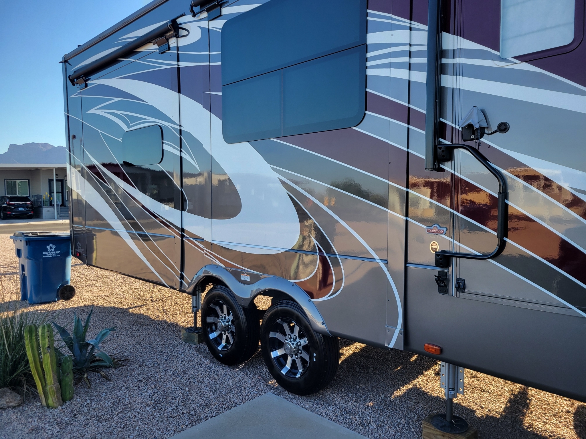 2022 Crossroads REDWOOD 4001LK in gold canyon AZ
