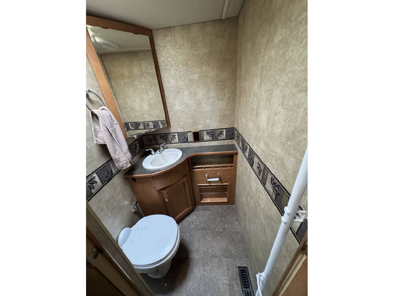 A photo of this 2014 Winnebago VISTA 35B