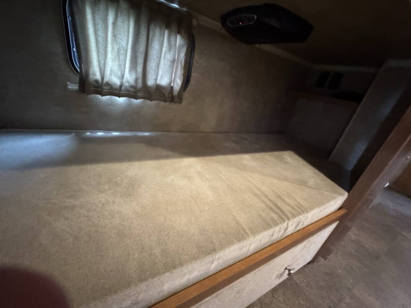 A photo of this 2014 Winnebago VISTA 35B