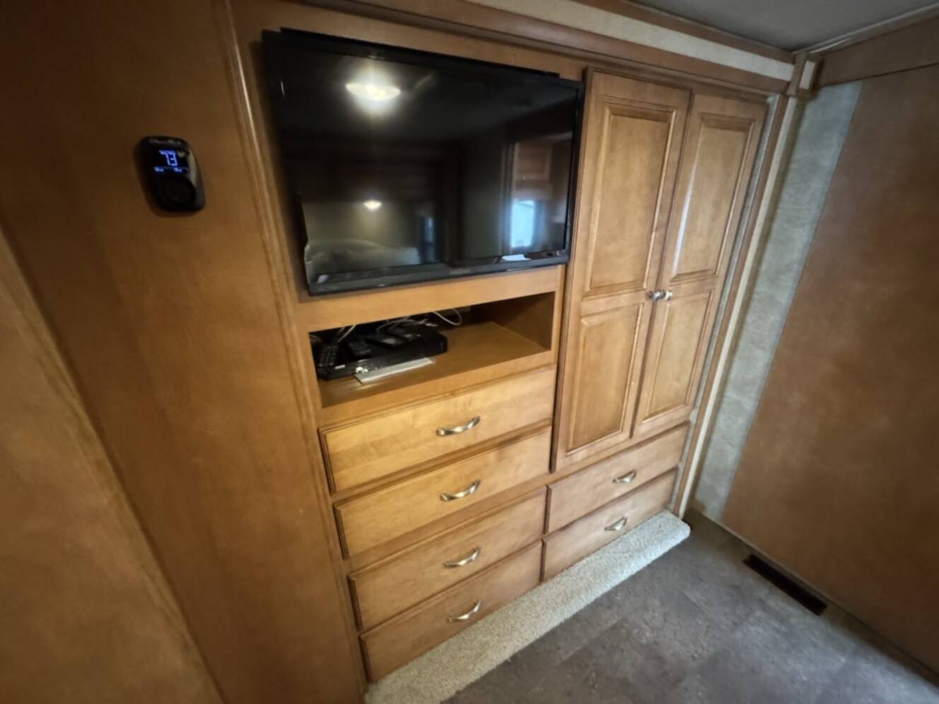 A photo of this 2014 Winnebago VISTA 35B