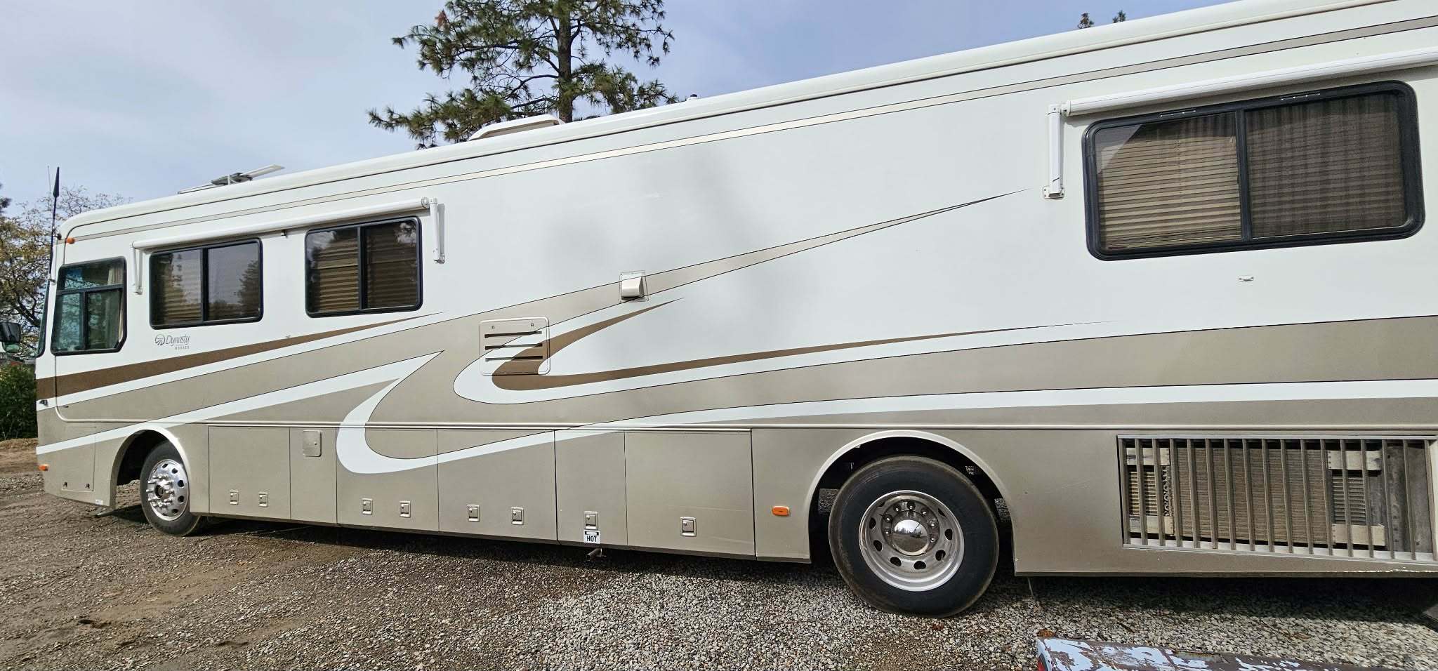 1999 Monaco DYNASTY BARON in mariposa CA