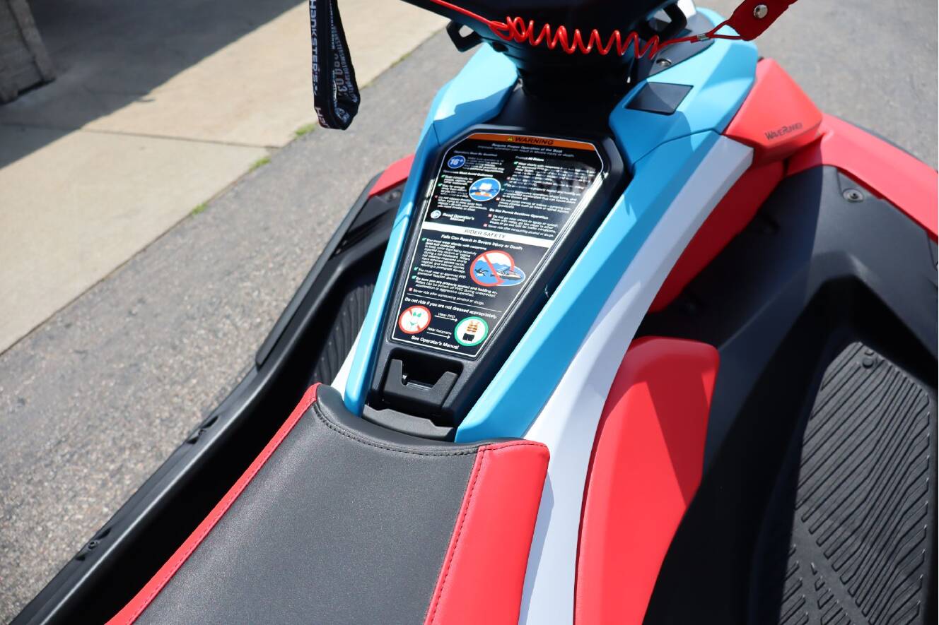 A photo of this 2025 Yamaha JetBlaster DLX 2-Up
