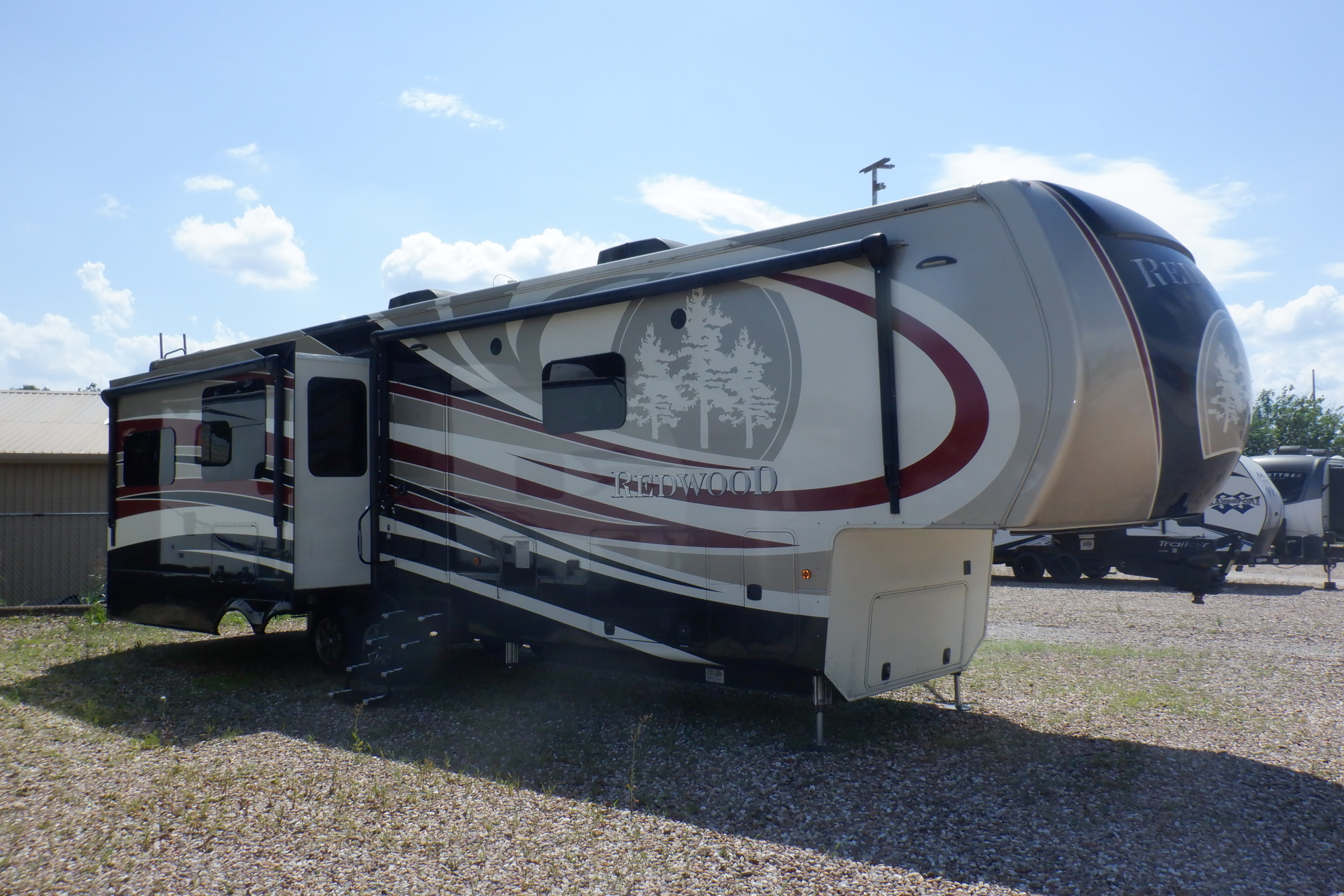 2017 Crossroads Rv Redwood 39MB RV