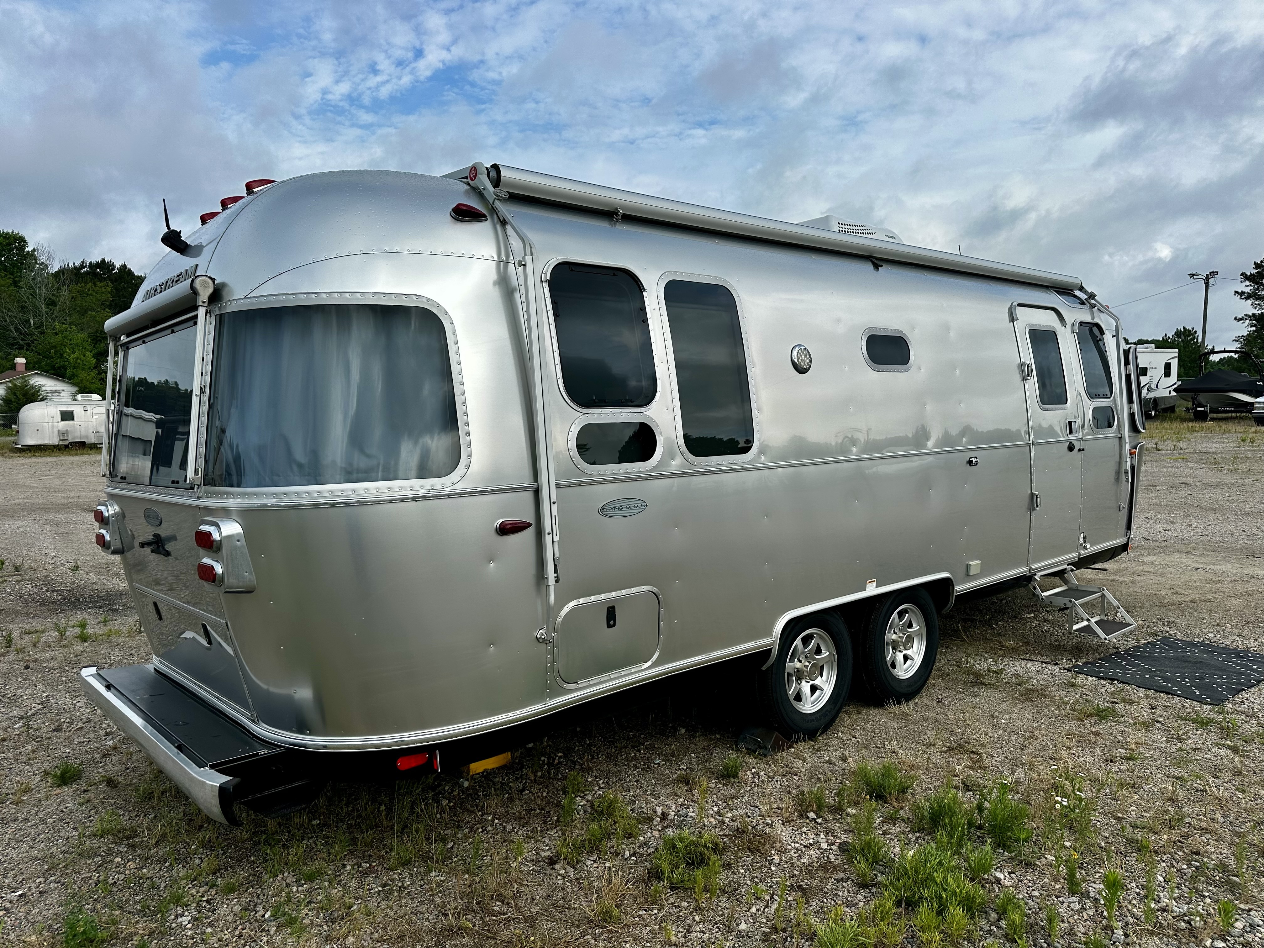 2018 Airstream FLYING CLOUD 26U TWIN in knightdale NC