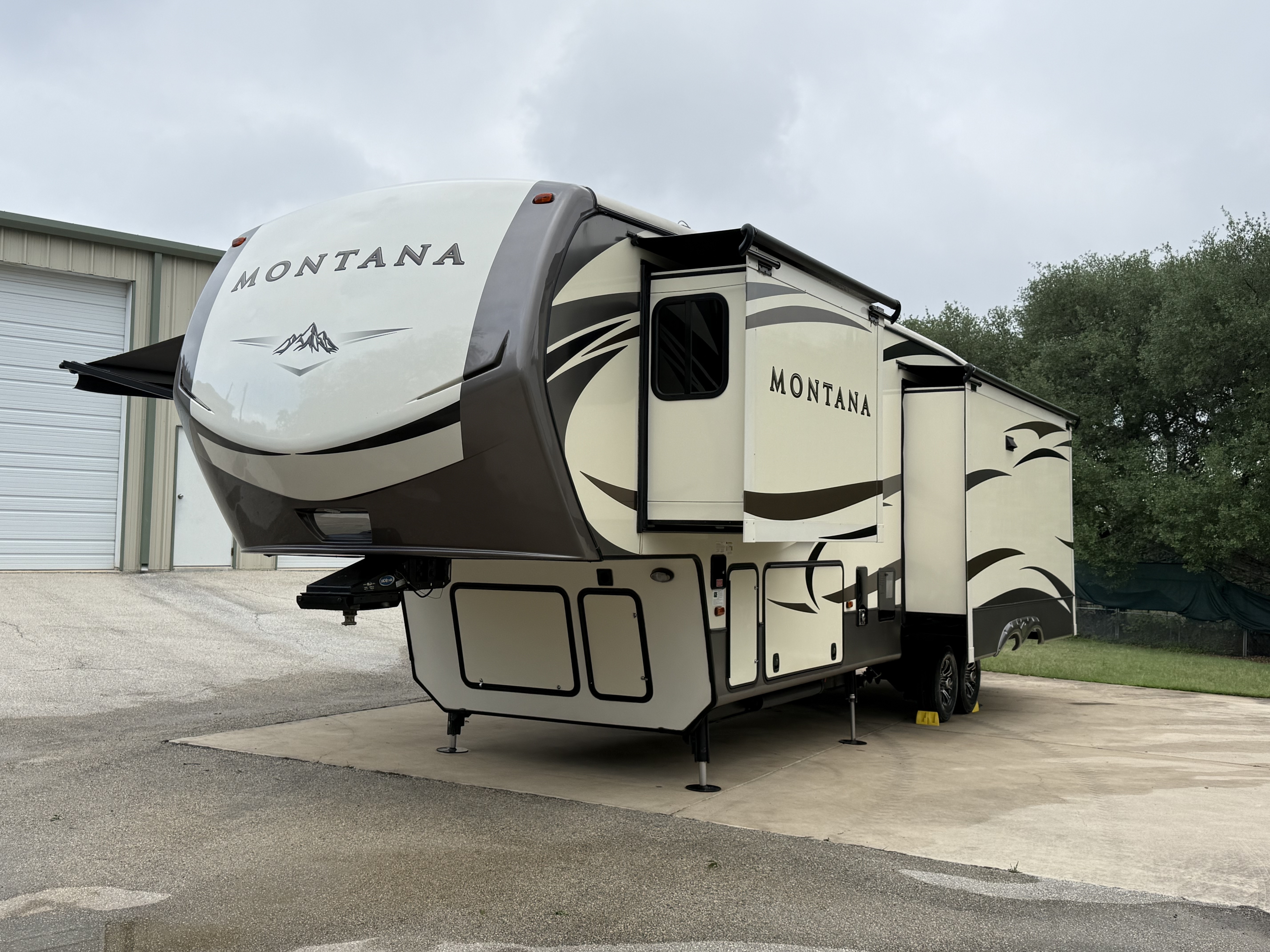 2016 Keystone MONTANA 3611RL in boerne TX