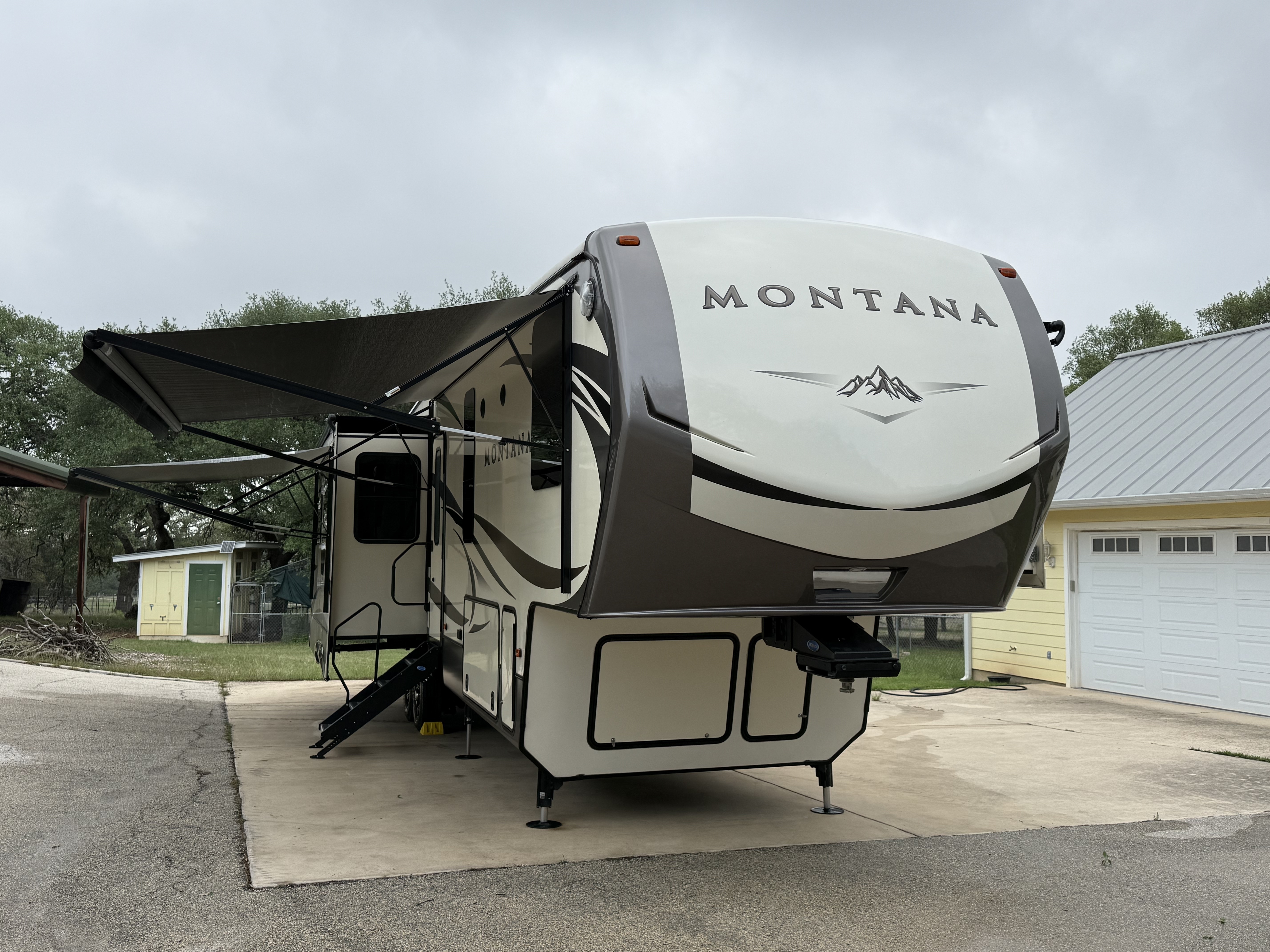 2016 Keystone MONTANA 3611RL in boerne TX