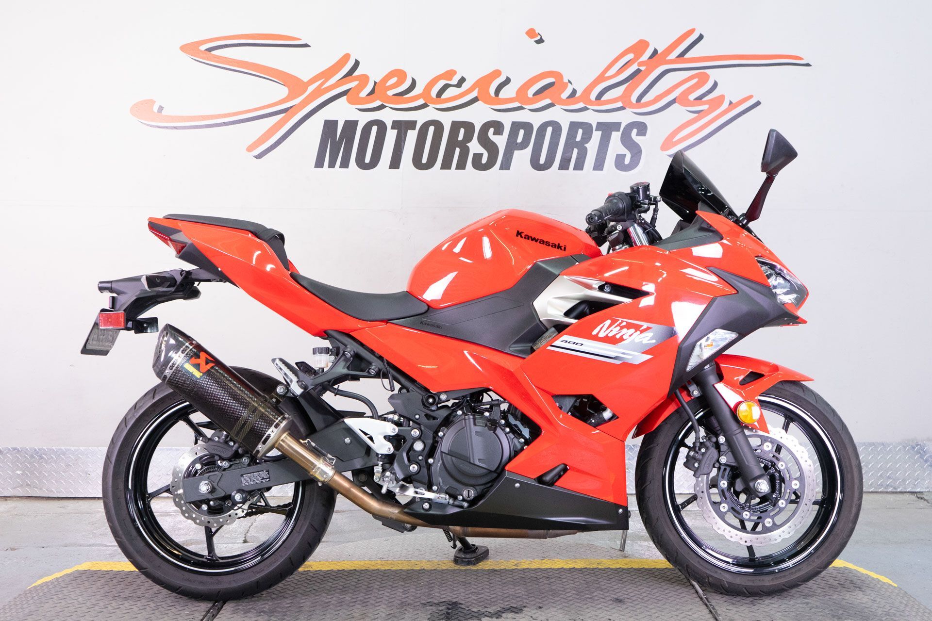 【色:レッド_スタイル:Ninja400250(18~21)】デイトナ(Day 車種別マルチバーホルダー Ninja400（'18～'24）、Ninja250（'18～'24