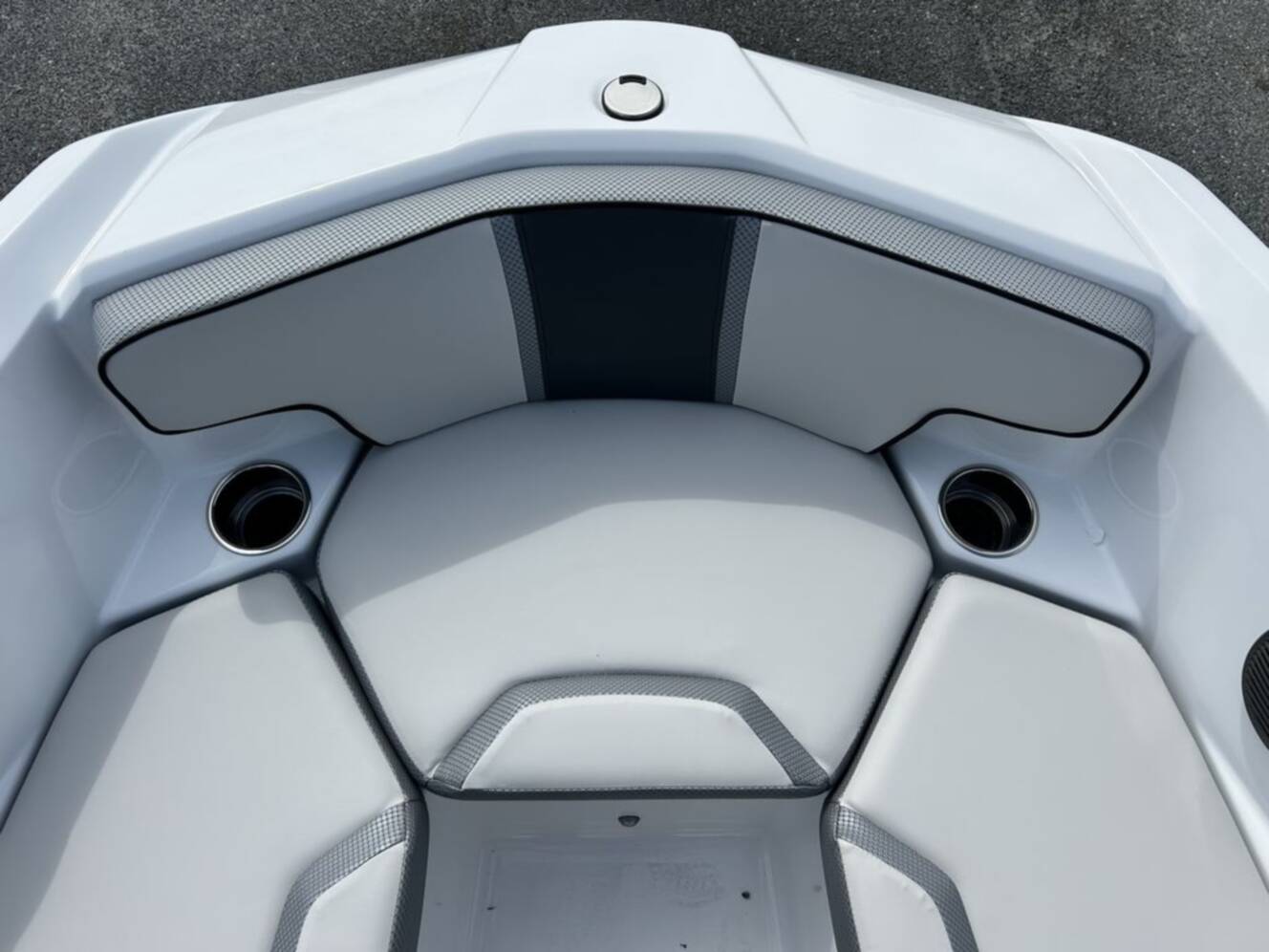 A photo of this 2025 Scarab 195 SE