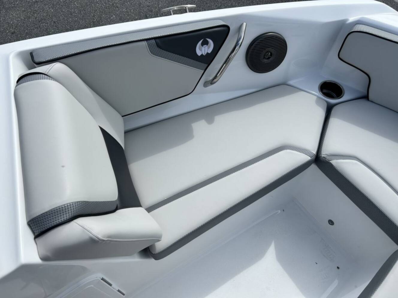 A photo of this 2025 Scarab 195 SE