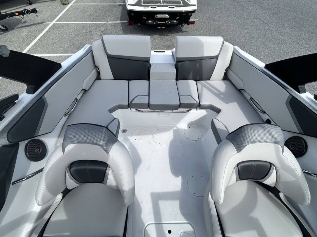 A photo of this 2025 Scarab 195 SE