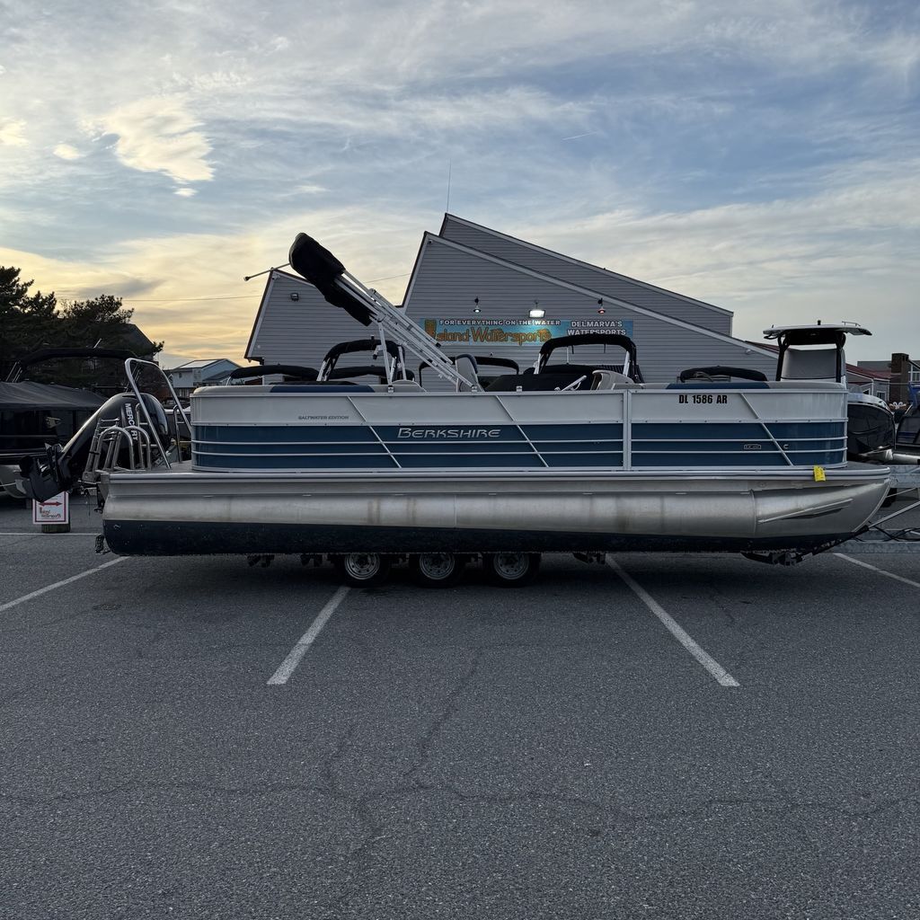 2025 Berkshire Pontoons 24RFX LE 2.75 NAN in fenwick island DE