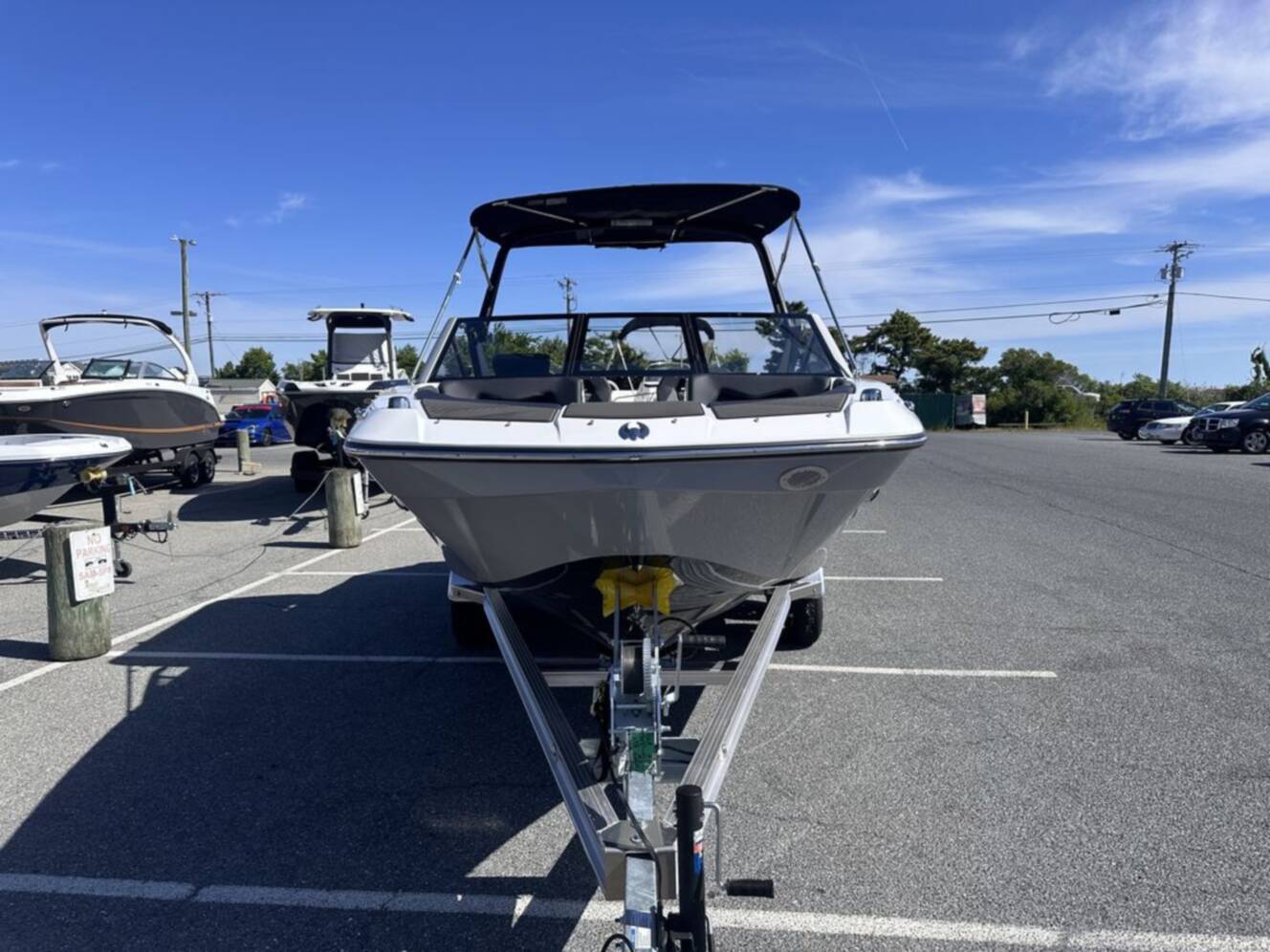 A photo of this 2025 Scarab 235 LX