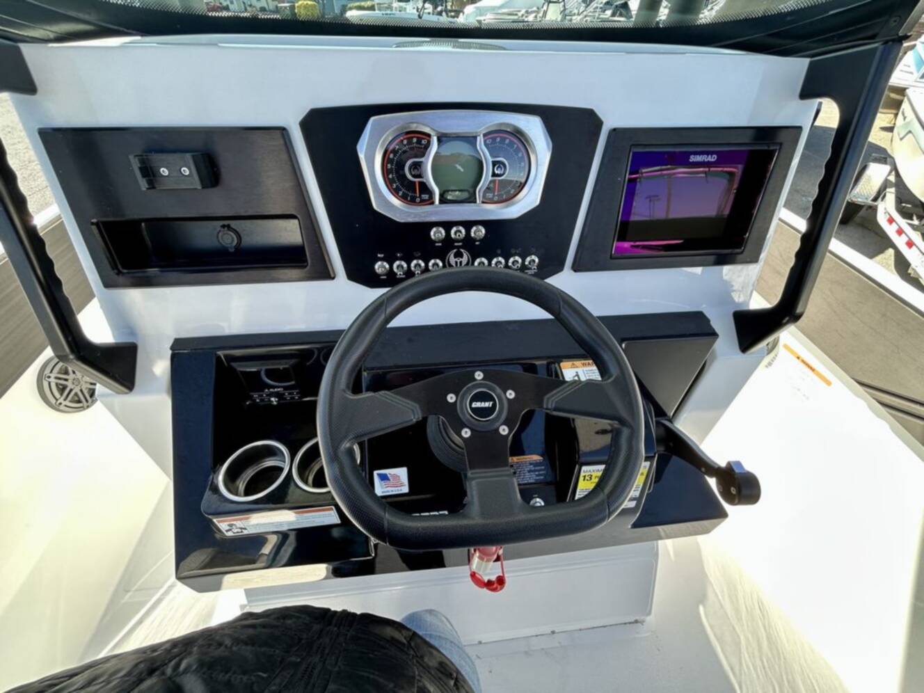 A photo of this 2024 Scarab 255 Open ID